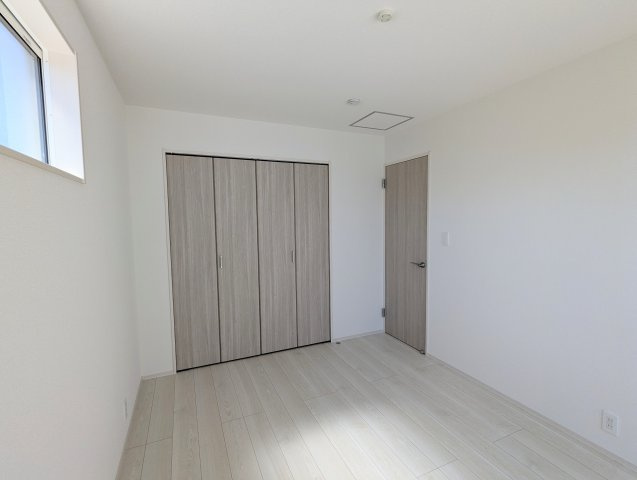 瀬戸市窯町　全2棟の洋室