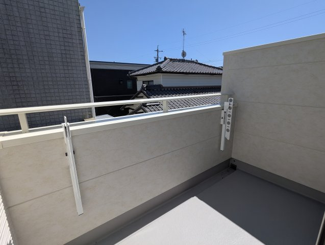 瀬戸市窯町　全2棟のバルコニー