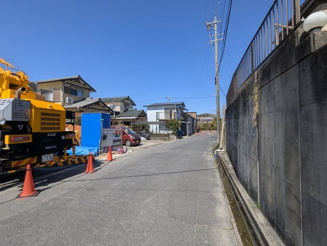 瀬戸市窯町　全2棟の前面道路含む現地写真