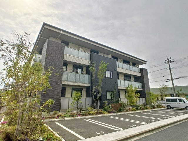 直方市知古１丁目の賃貸マンションの駐車場