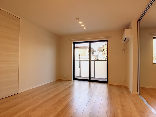 直方市知古１丁目の賃貸マンションの居間・リビング