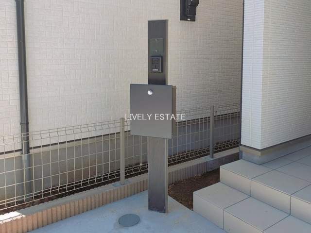 越谷市大字下間久里 新築分譲住宅 全7棟 E号棟のその他|インターホン機能付き門柱
