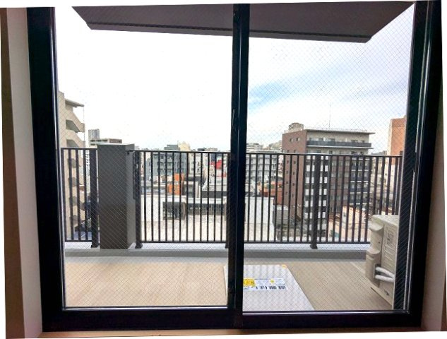 RETERRACE三ノ輪ウエストの設備|8F、リビングからの眺望です、防音性・防犯性・遮熱効果の高いペアサッシの窓です