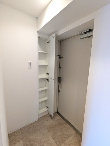 RETERRACE三ノ輪ウエストの設備|ディンプルキーのダブルロックセキュリティ、シューズBOXと別に収納付きです