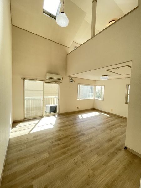 メゾン・ド・ロワールの洋室