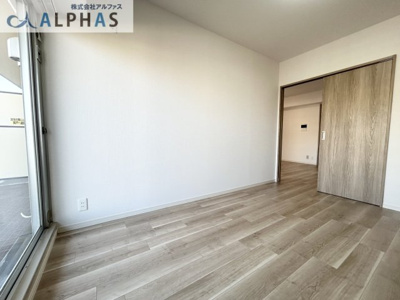 【洋室】 | ドルミハイツ垂水A棟 | ◆フローリングなのでお掃除がラクラク♪
◆どんな家具にも合う、シンプルでナチュラルな内装です！