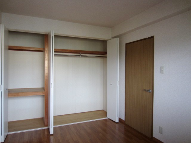 【寝室】