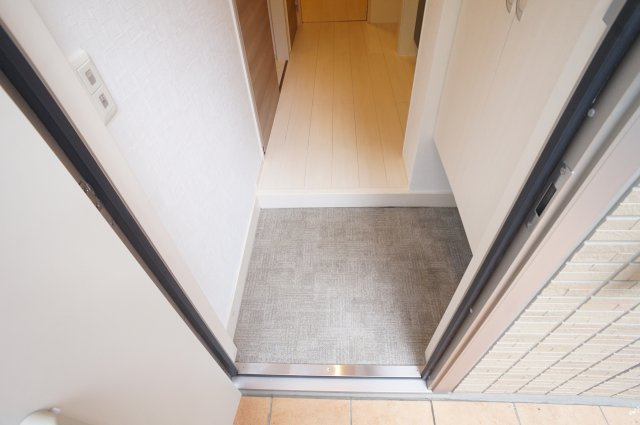 ラ・ルーチェ津田沼の玄関