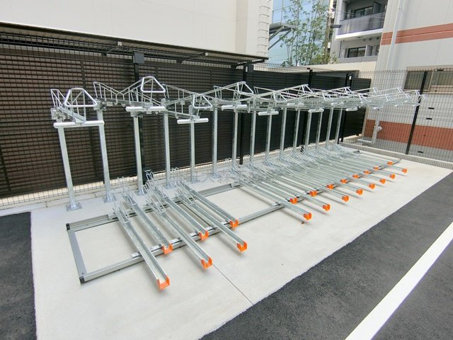 ザ・ライオンズフォーシア蒲田のその他共用部分|ラック式の駐輪場