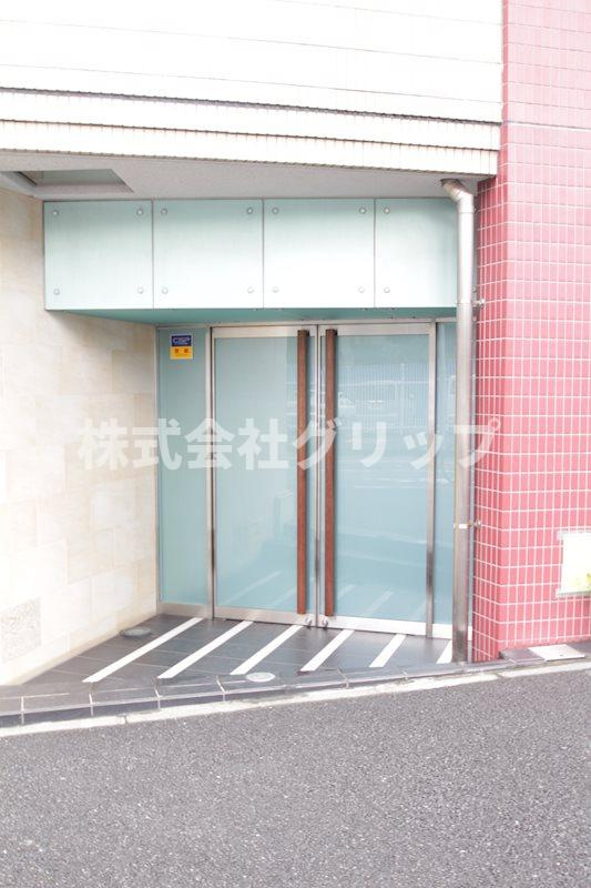 エステムプラザ横濱元町山手のエントランス