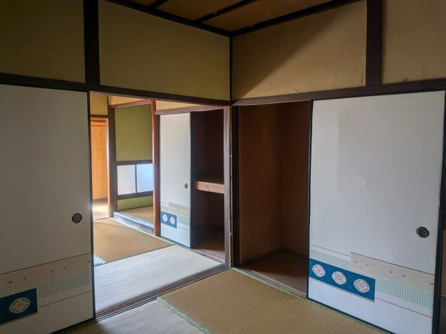 三の宮2丁目貸家（西側）の居間・リビング