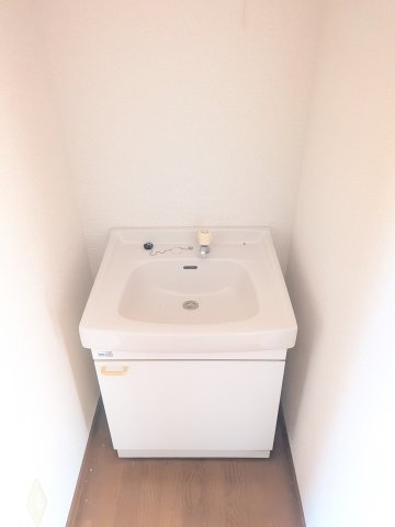 三の宮2丁目貸家（西側）の洗面所