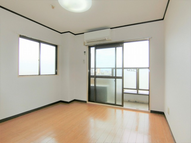 大阪市生野区新今里４丁目の賃貸マンションの居間・リビング