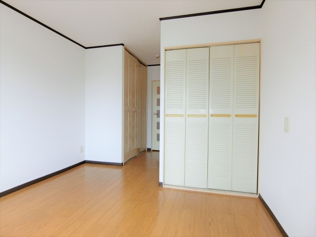 大阪市生野区新今里４丁目の賃貸マンションの居間・リビング