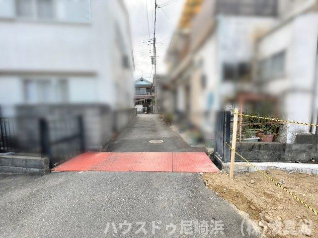 久代4丁目　土地の前面道路含む現地写真