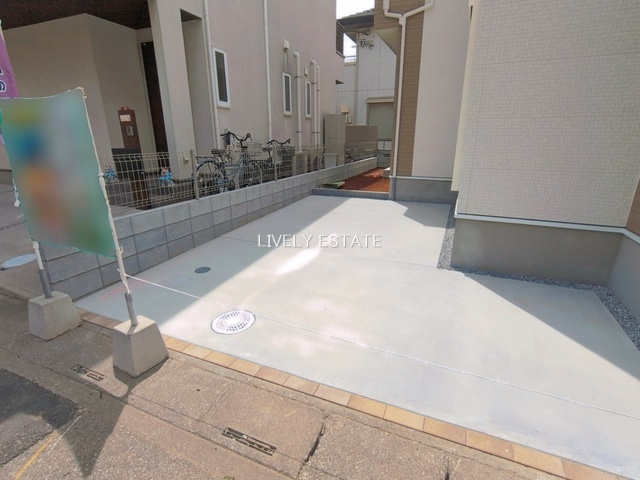 越谷市千間台東3丁目 新築分譲住宅 全2棟 B号棟の駐車場