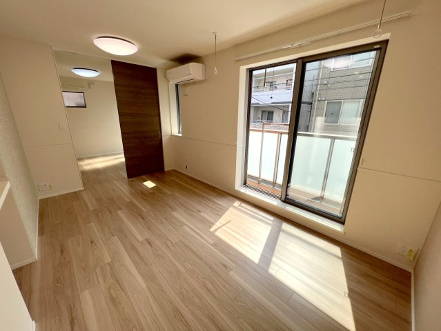 メゾン・リーブル滝野川の居間・リビング