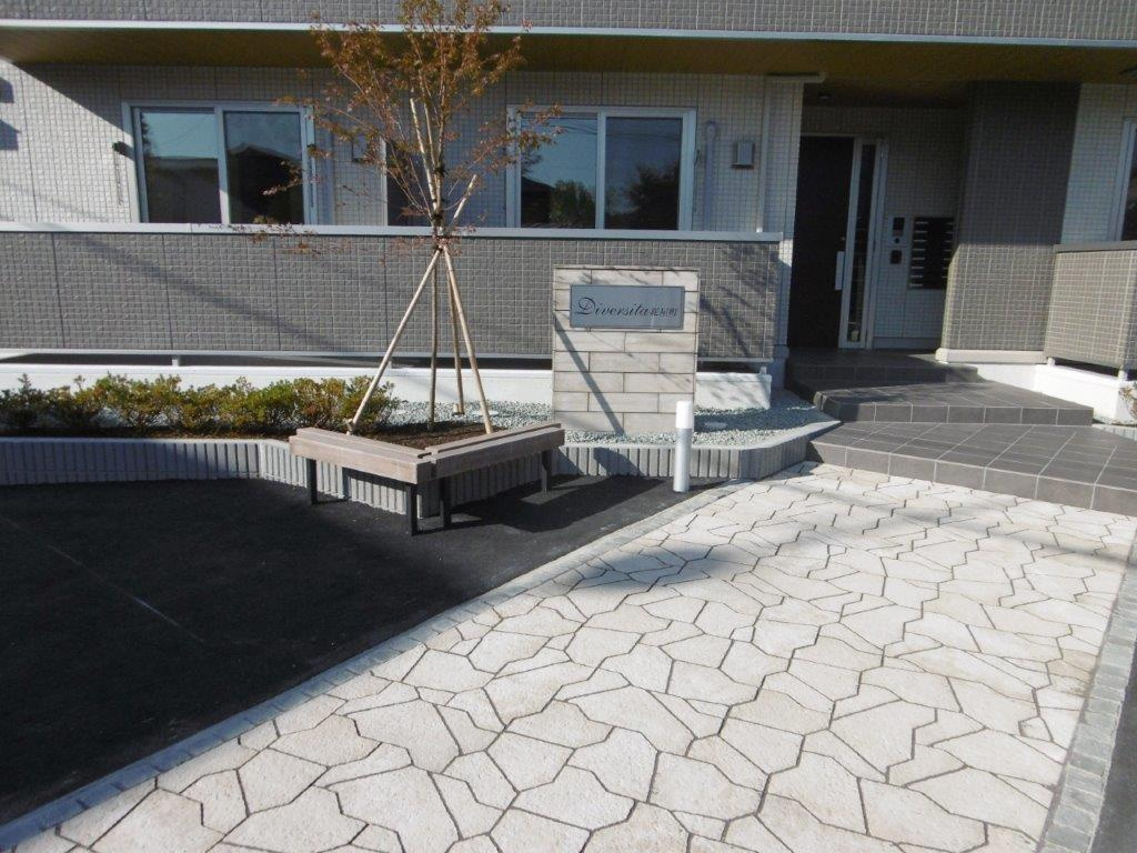 Diversita鉈屋町の庭