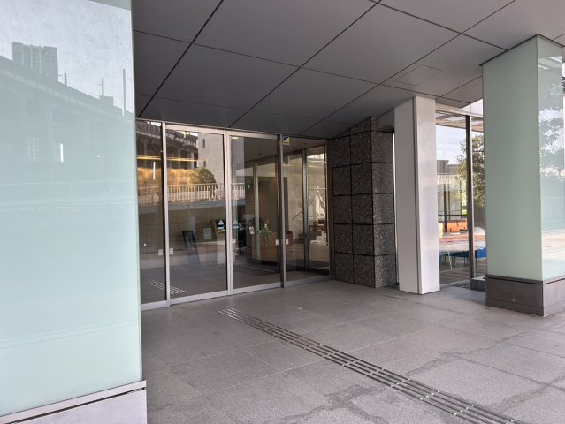 ベイクレストタワーのエントランス