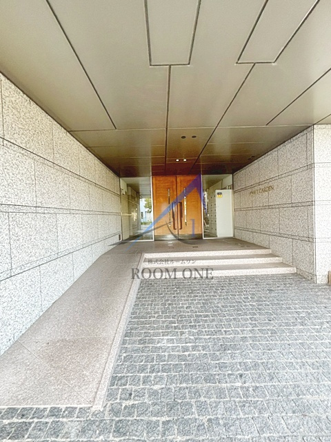 ＬＡＮＡＩ　Ｔ　ＧＡＲＤＥＮのエントランス|エントランスです。