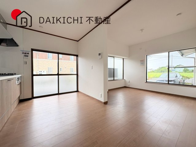 【居間・リビング】 | KEM加須市礼羽1期　中古戸建　