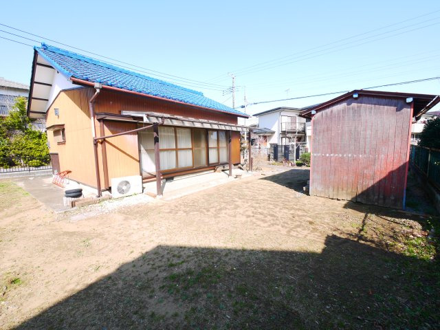 茂原市茂原　平家中古戸建の庭|敷地約81坪 北東角地 2SK平屋 倉庫付  閑静な立地 都市ガス上下水 スーパーイオン徒歩約13分