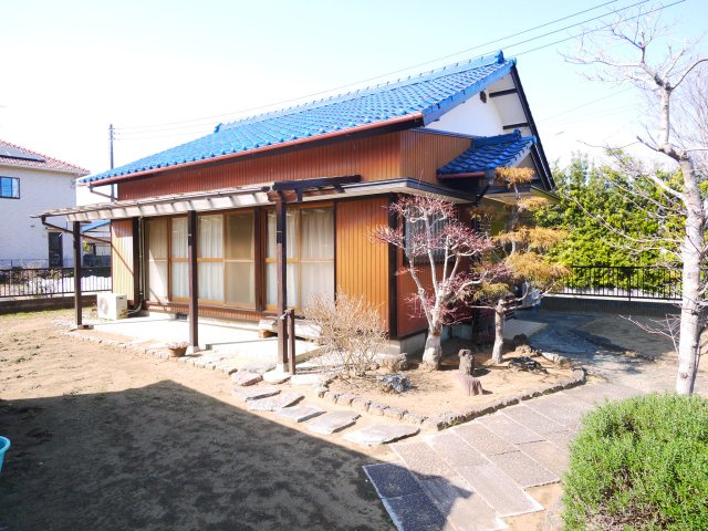 茂原市茂原　平家中古戸建の外観|敷地約81坪 北東角地 2SK平屋 倉庫付  閑静な立地 都市ガス上下水 スーパーイオン徒歩約13分