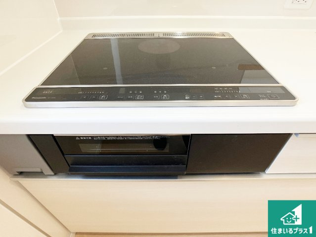 小野市神明町　第10期　新築一戸建ての設備|ダブル高火力Ｓｉセンサー付きコンロ！３口あるので、まとめて料理をする時も大活躍！