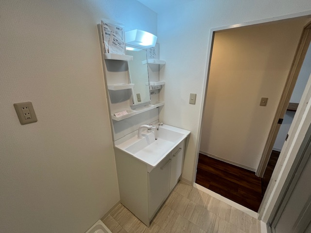 クローバーハイツ南花台の独立洗面台