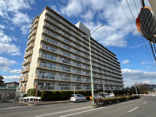 クローバーハイツ南花台の外観