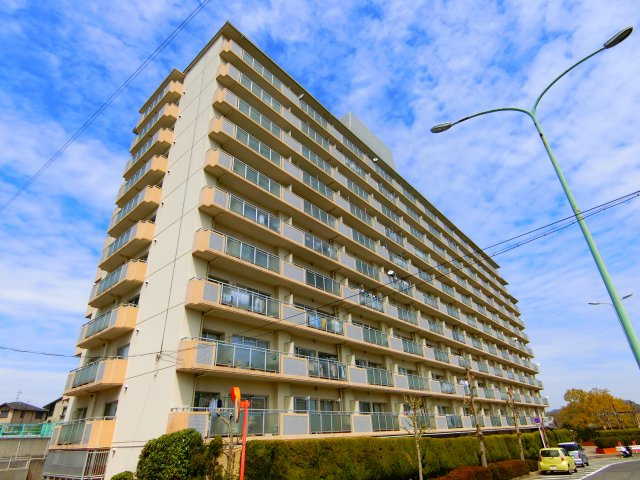 クローバーハイツ南花台の外観