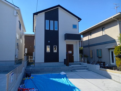 【外観】 | 藤沢台5丁目 新築一戸建 | ●駐車場２台OK！ ●高低差の少ない新築です！