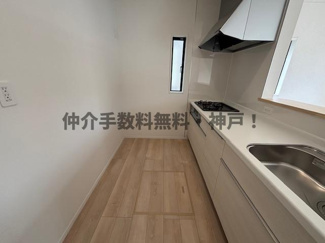 【キッチン】 | 神戸市西区王塚台７丁目　新築戸建4号棟　仲介手数料無料！ | キッチンでお料理をお楽しみください