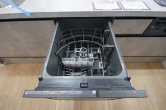 【キッチン】 | 【仲介手数料無料！！】日野市日野台4丁目　新築戸建て（全1棟）1号棟　5099万円 | 食器洗い乾燥機