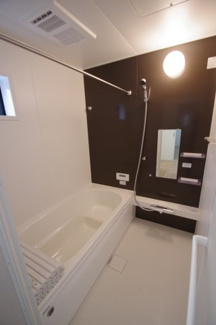 【浴室】 | 【仲介手数料無料！！】日野市日野台4丁目　新築戸建て（全1棟）1号棟　5099万円