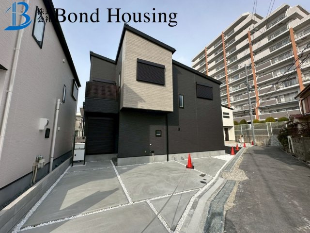 耐震等級3取得　第1塩屋町　新築4区画　3号棟の前面道路含む現地写真