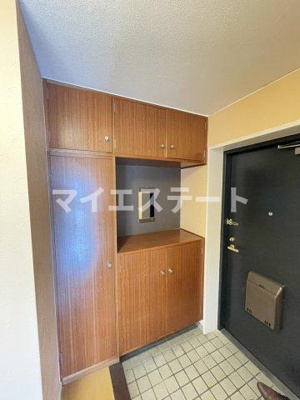 【玄関】 | エルワンマンション | 別部屋写真使用