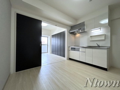 【居間・リビング】 | Wコート城西 | こちらの居間で趣味の時間をお楽しみください