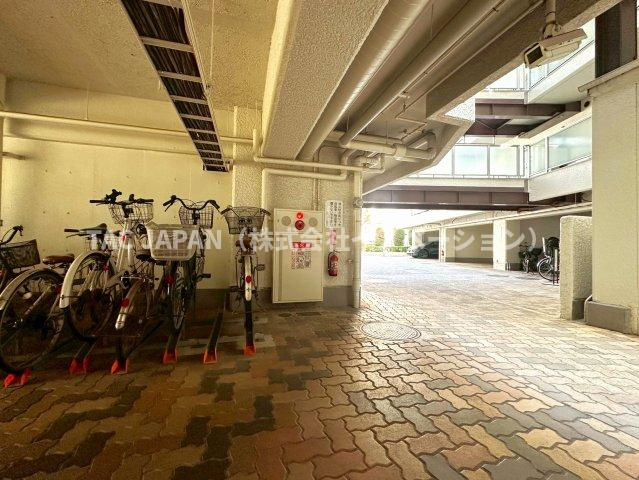 目白ガーデニアの駐車場|敷地内の駐輪場は1台200円（子供用）～500円にてお使いいただけます。