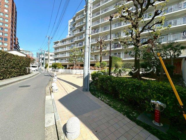 目白ガーデニアの外観|【いつでもご見学可能です】
お問合せ当日やお仕事帰りなどご都合の良いタイミングでのご見学可能です。生活環境を確認する意味でも平日の夜でもお気軽にご覧ください。