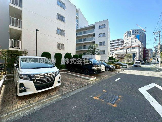 目白ガーデニアの駐車場|【いつでもご見学可能です】
お問合せ当日やお仕事帰りなどご都合の良いタイミングでのご見学可能です。生活環境を確認する意味でも平日の夜でもお気軽にご覧ください。