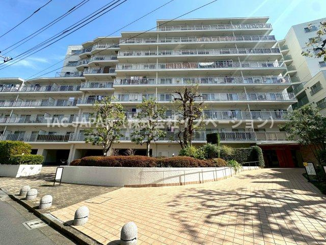 目白ガーデニアの外観|全169邸、管理状態が良く、住環境の良さで評価されている目白ガーデニアは築後約46年の時を経ても褪せることなくその存在感をアピールしています。