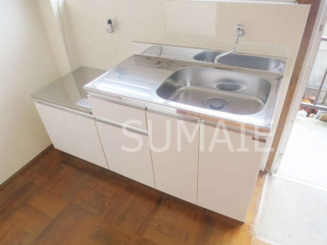 第二臼倉荘のキッチン|2口ガスコンロ設置可キッチン。