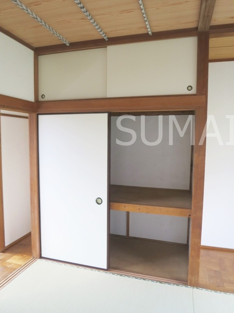 第二臼倉荘の収納|天袋付きの収納です。