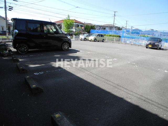 セジュールホワイトの駐車場