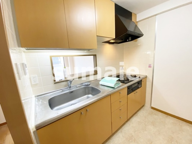 コスモ与野チェロードのキッチン|収納力の高いシステムキッチンです☆