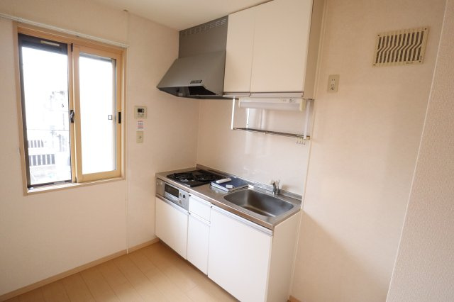 リヴェールシャトー　Ａ棟の居間・リビング