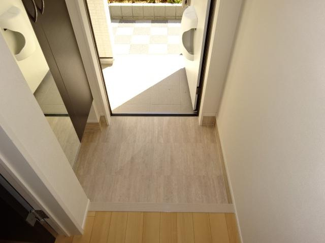 エッセンティア谷上の玄関|玄関