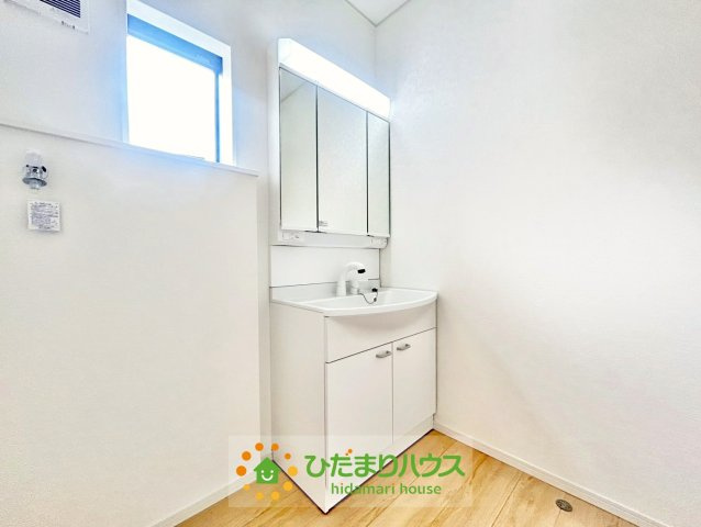 幸手市西第8　新築一戸建て　01　クレイドルガーデンの独立洗面台