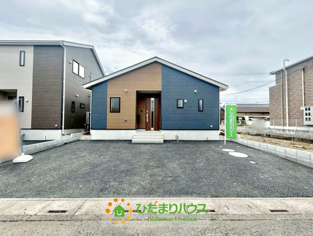 幸手市西第8　新築一戸建て　01　クレイドルガーデンの駐車場